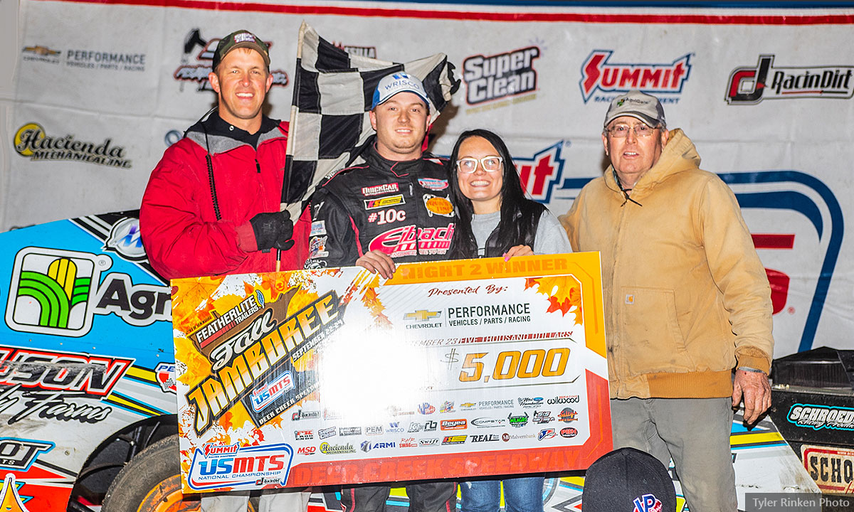Carter a first-time USMTS winner in Fridays Featherlite Fall Jamboree feature