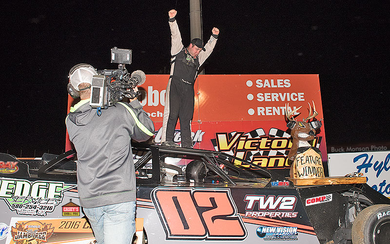 Weder on top of Modified world, wins 18th Annual Featherlite Fall Jamboree