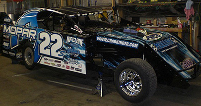 Kinder unveils new paint scheme for 10th Annual Featherlite Fall Jamboree 