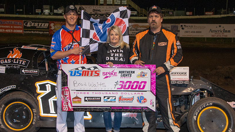 Waits returns to USMTS winners circle at Mississippi Thunder Speedway