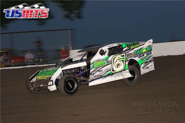 Kyle Pleasant of Robeline, La., in the Specialty Contractors #6x Kraft Chassis.